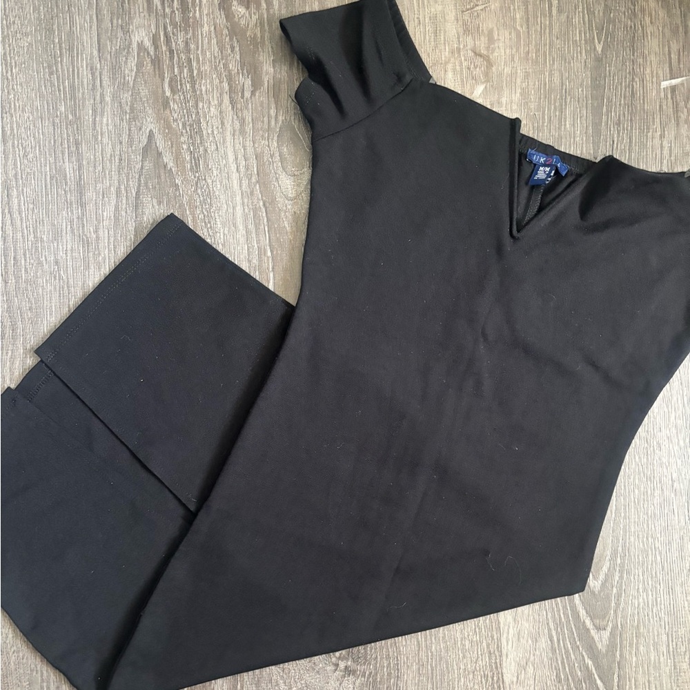 BLACK DRESS